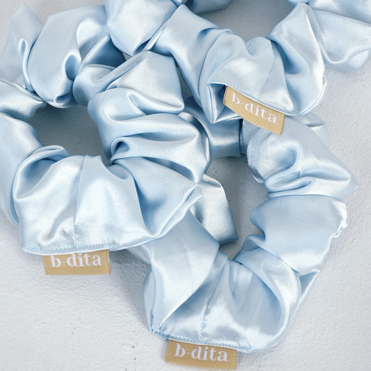 Scrunchie - baby blue